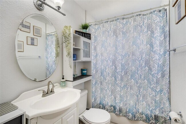 Building Photo - 257 Sherri Dr