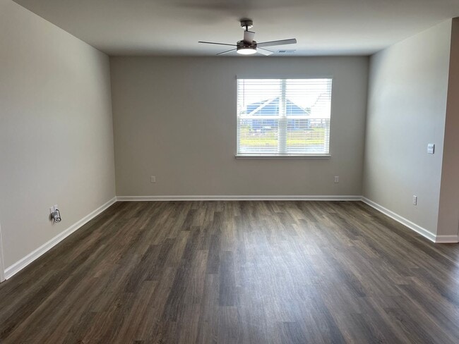 Building Photo - 3 Bedroom 2 Bathroom House in Supply NC