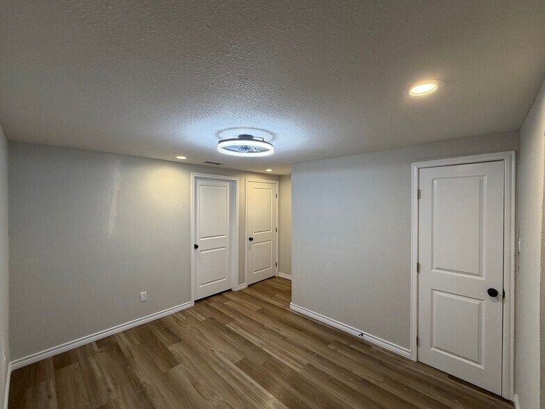 Building Photo - 2006 Cates St