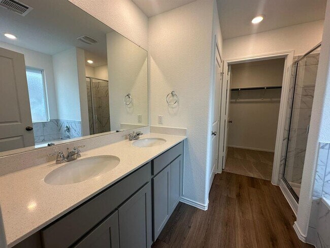 Building Photo - 1404 Marley