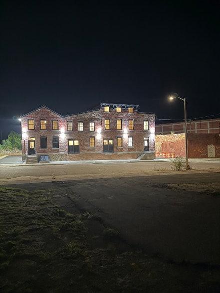 Building Photo - 106-110 Hotel St