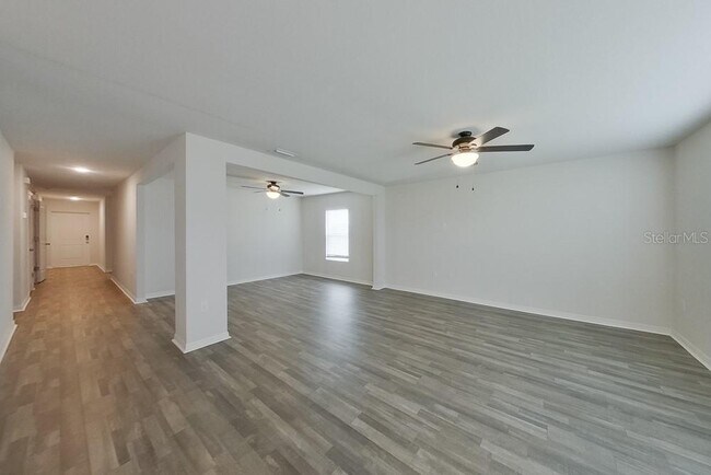 Building Photo - 1835 Nelson Rd N