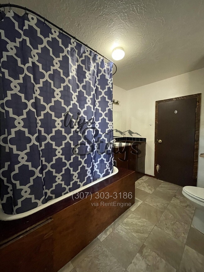 Building Photo - 409 S Brooks St