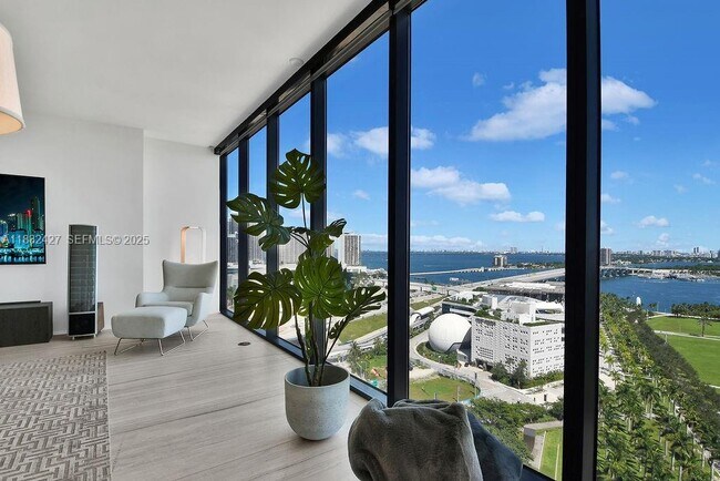 Building Photo - 1000 Biscayne Blvd