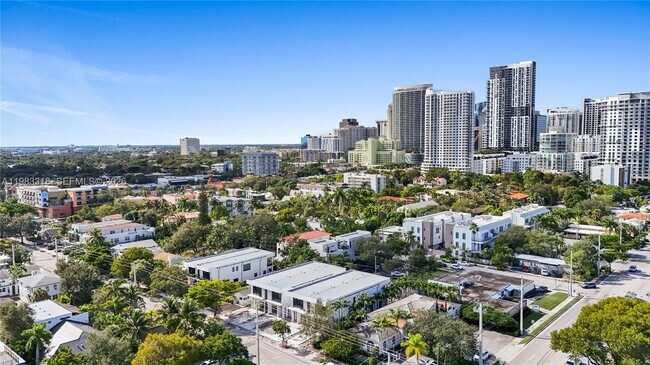 Building Photo - 11 SE 12th Ave