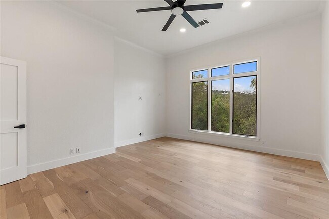 Building Photo - 4231 Westlake Dr