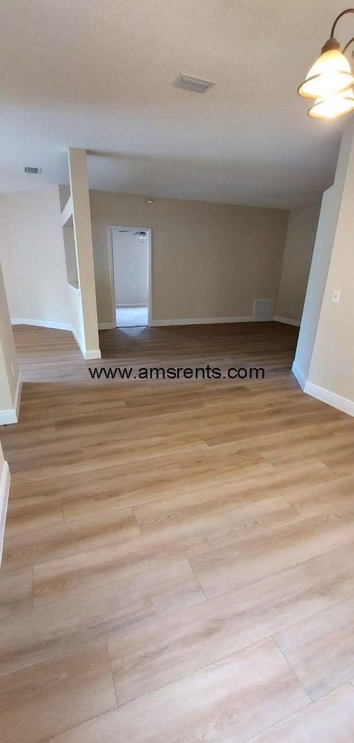Building Photo - Spacious 3 bedroom 2 bath in Apopka