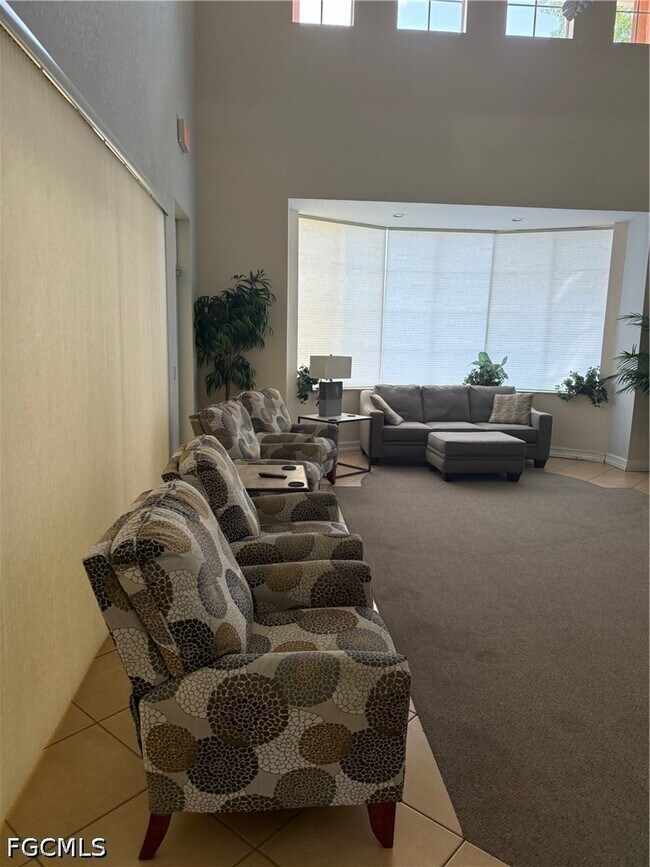 Building Photo - 6401 Aragon Way