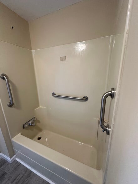 Building Photo - 74 Matthews Rd