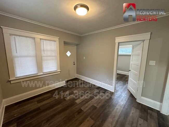 Building Photo - 4220 W Hampton Ave