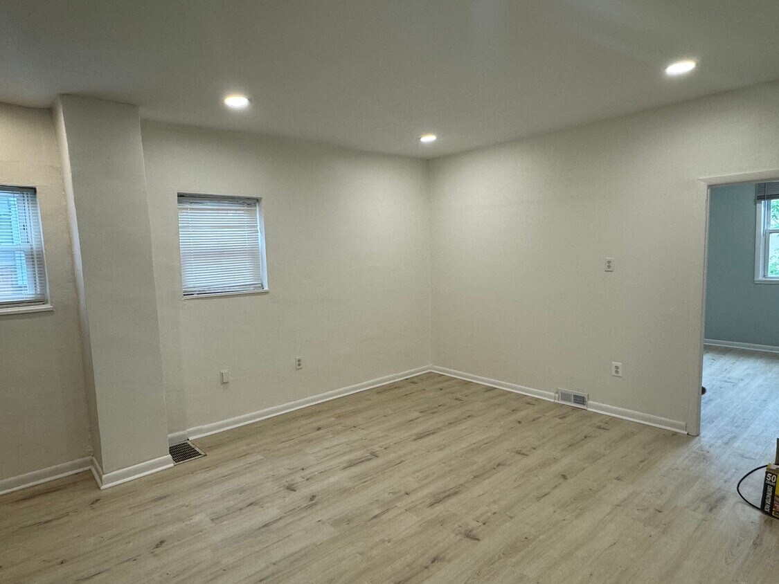 Living Room - 2201 Coral St