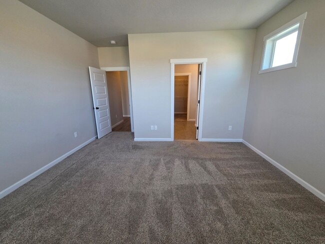 Building Photo - Newer 3-Bed, 2-Bath home in Quincy, WA!