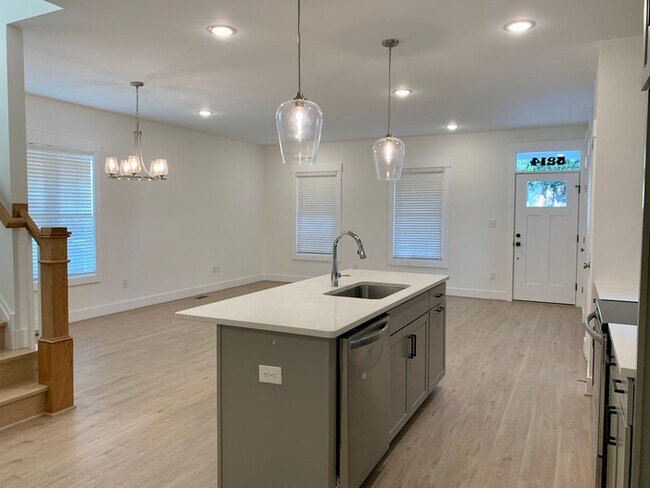 Building Photo - 5214 Campbell Ave