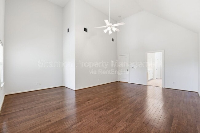 Building Photo - 4424 Blossom St