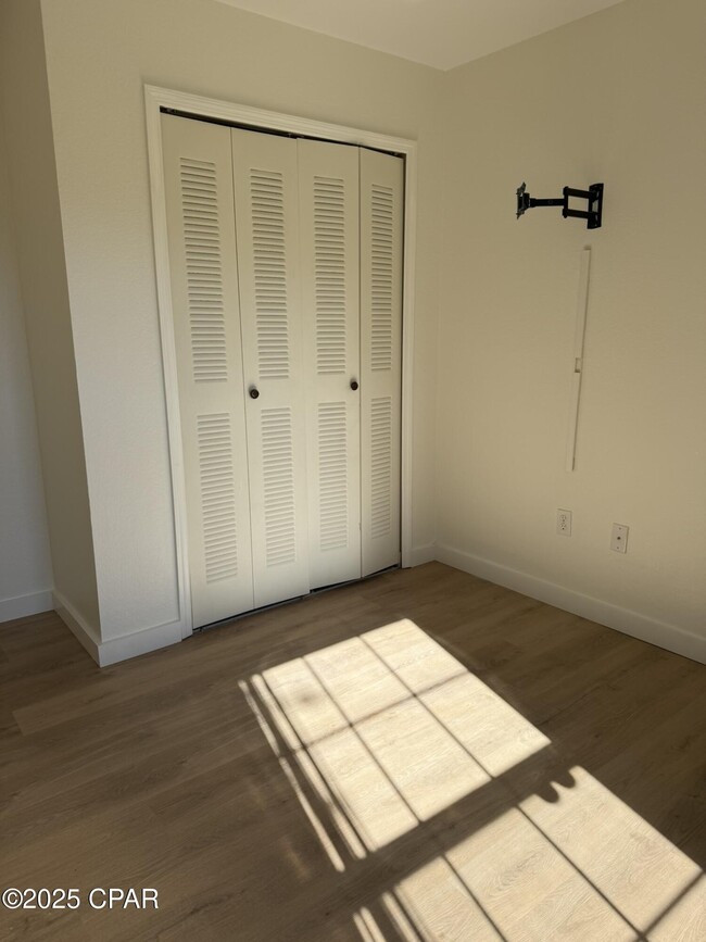 Building Photo - 1001 Lighthouse Rd