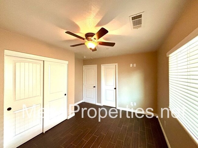 Building Photo - 11155 Phelan Rd