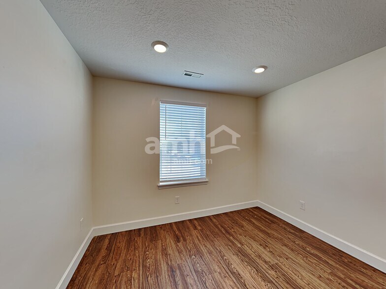 Building Photo - 4347 N Morgan Way