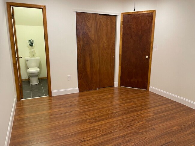 Building Photo - 1432 W Venango St