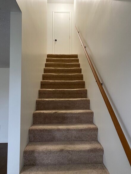 Building Photo - 516 Deer Lick Pl