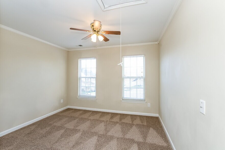 Building Photo - 11400 Brook Meadow Pl