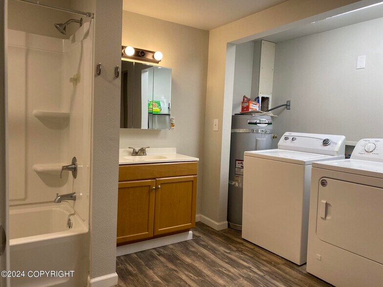 Building Photo - 4504 Juneau St