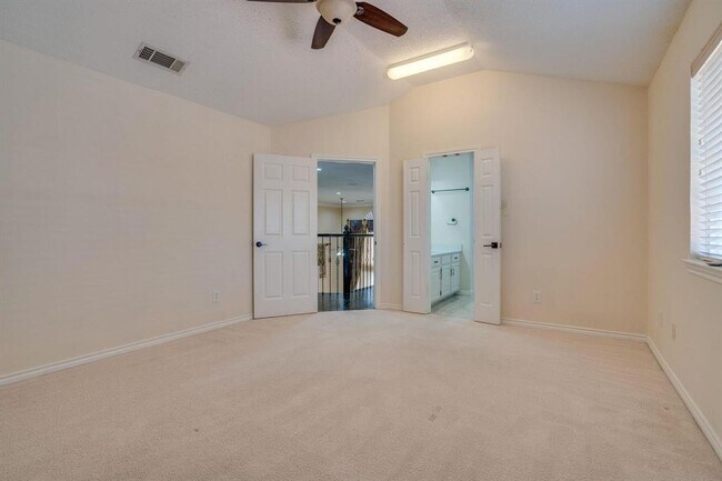 Building Photo - 2613 Brookside Dr