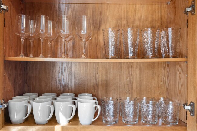 Building Photo - 2380 Aram Ave