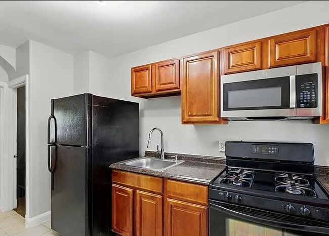 Building Photo - 5306 Ready Ave