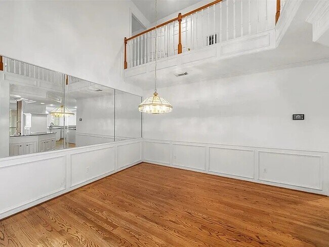 Building Photo - 2910 Chaucer Dr