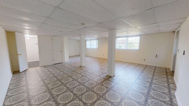 Building Photo - 975 Murray Ln