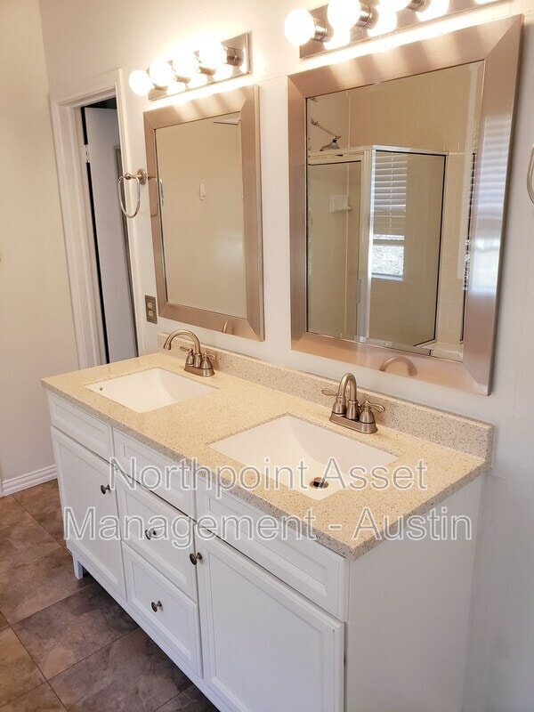 Building Photo - 13343 Black Canyon Dr
