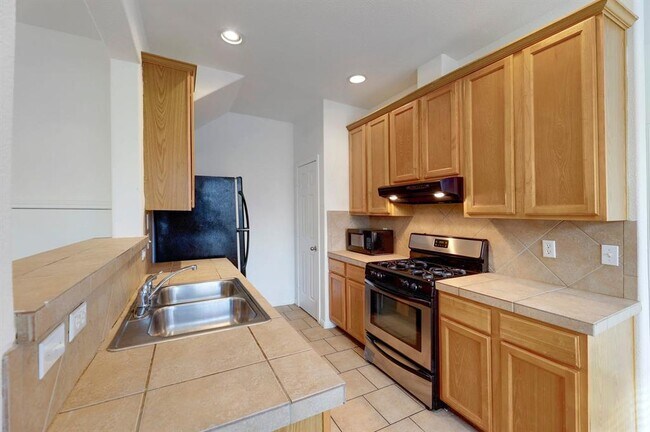 Primary Photo - 710 Franklin Blvd