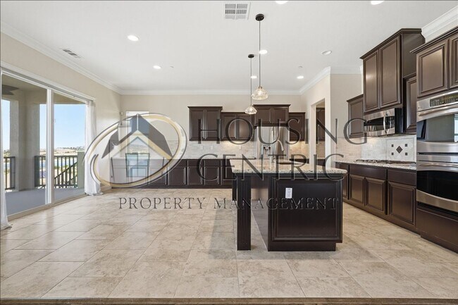 Building Photo - Executive Gated Rental with Stunning Views & Solar!