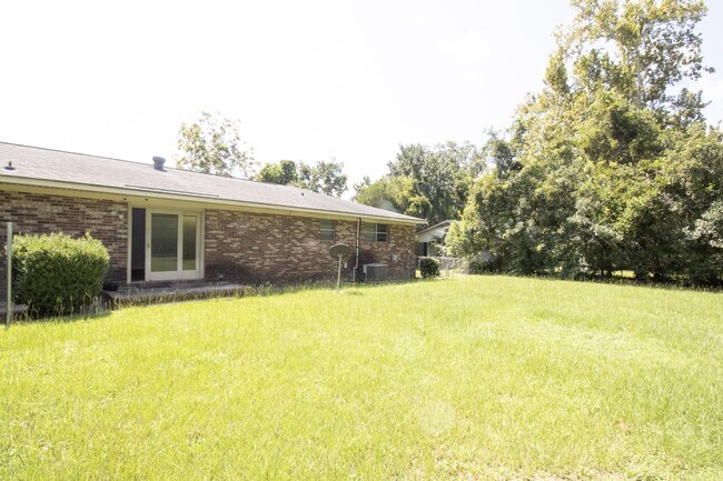 Building Photo - 217 Allenwood Dr