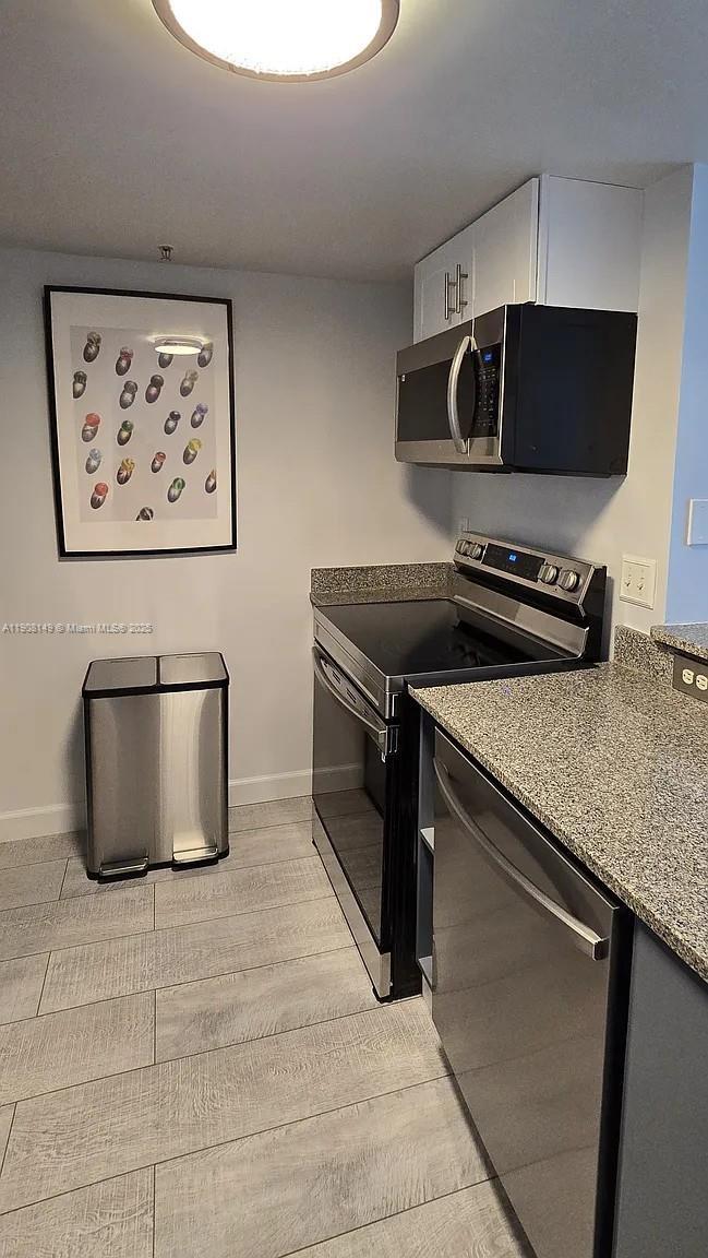 Building Photo - 275 NE 18th St