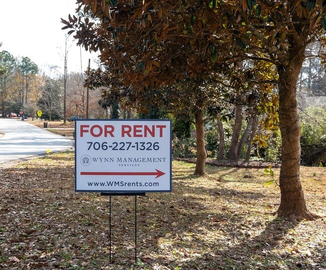 Building Photo - 125 Honeytree Dr