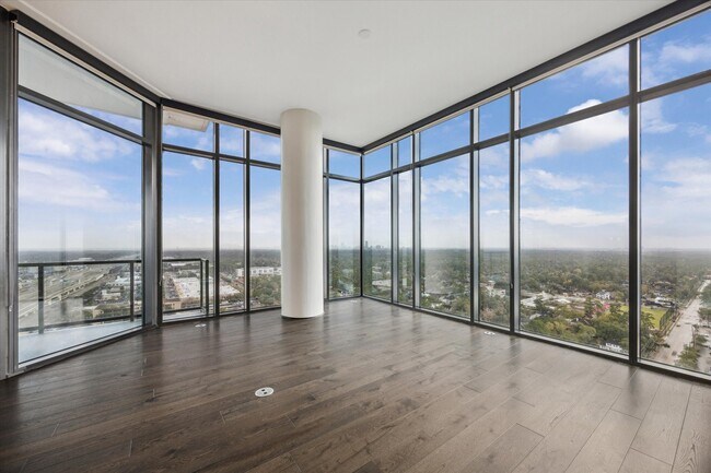 Building Photo - 9757 Katy Fwy