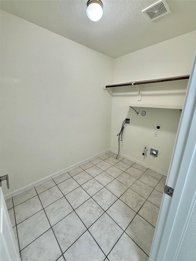 Building Photo - 16538 Twinwalker Drive