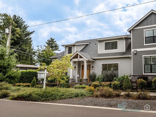 Building Photo - 264 D Ave