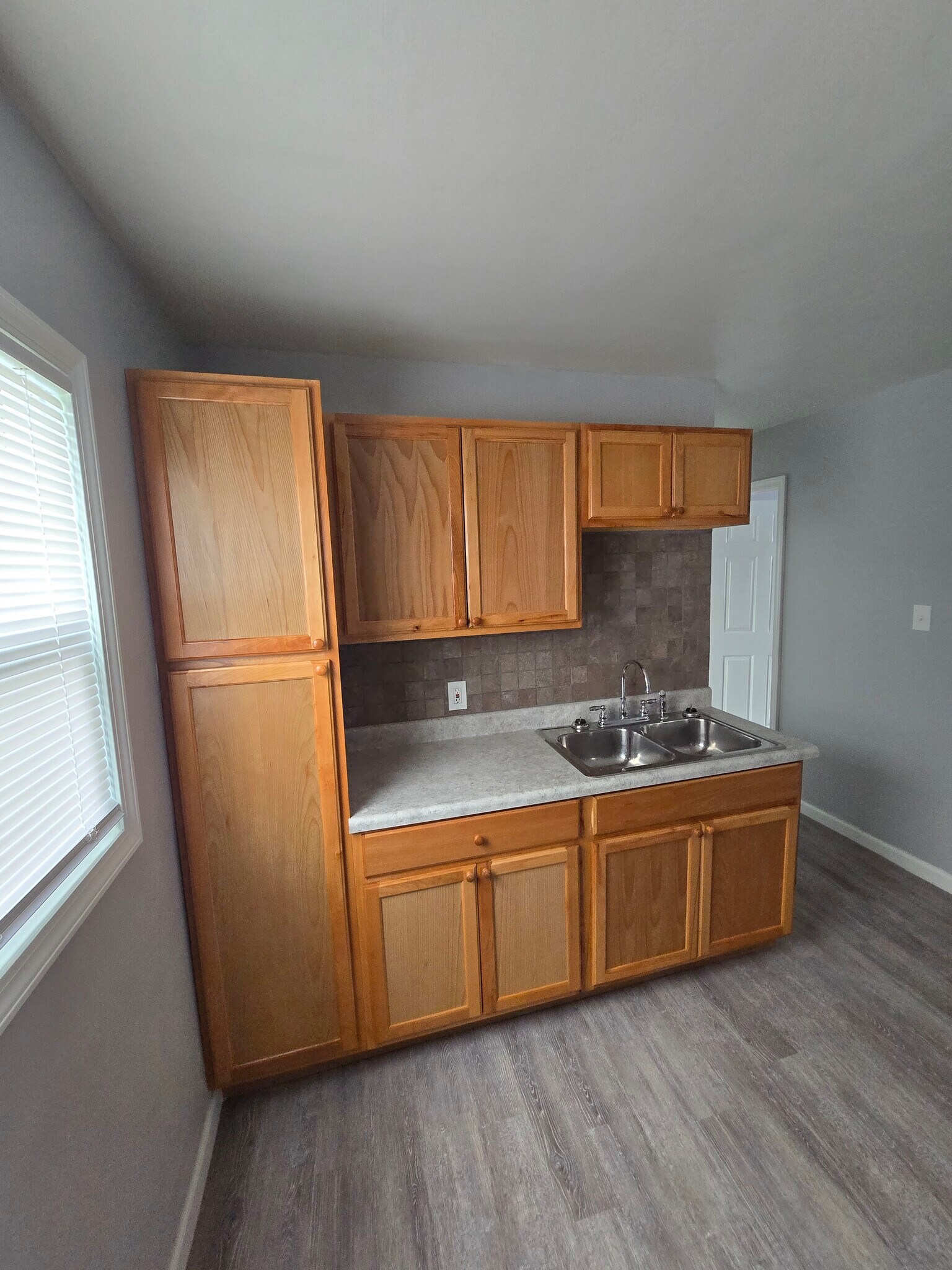 Building Photo - 1712 Georgia St