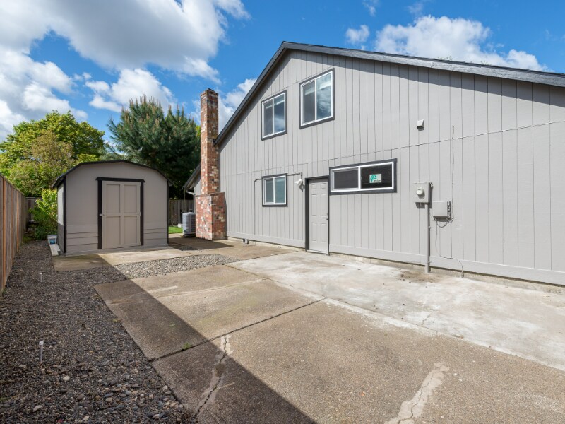 Building Photo - 16800 NW Coburg Ln