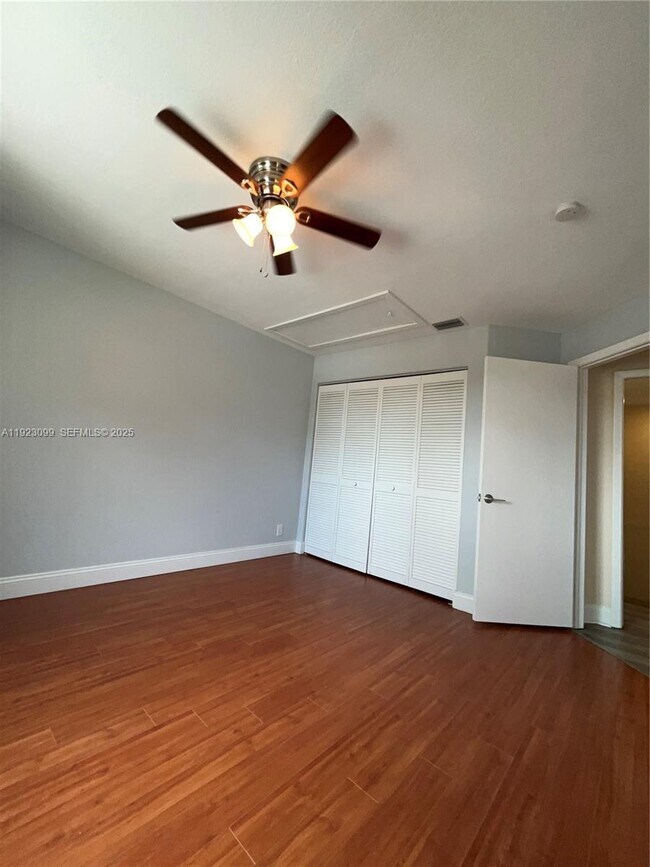 Building Photo - 1127 Laguna Springs Dr