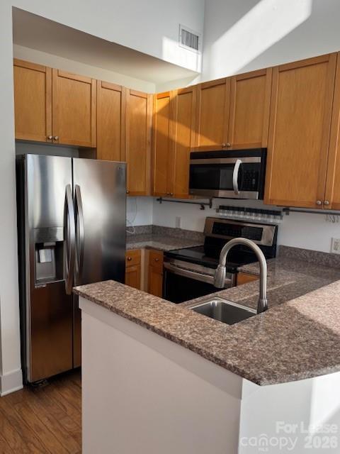 Building Photo - 115 E Park Ave