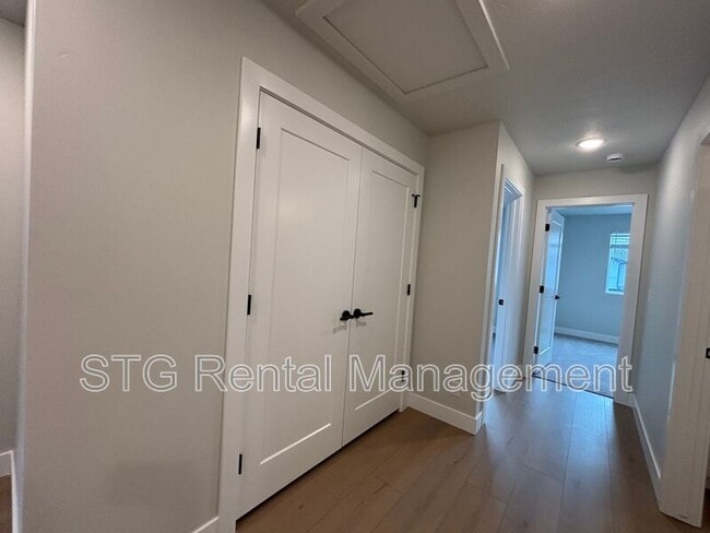 Building Photo - 3963 Fossil Way