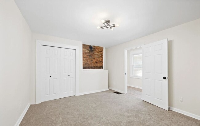 Building Photo - REMODELED Butchertown home for rent!