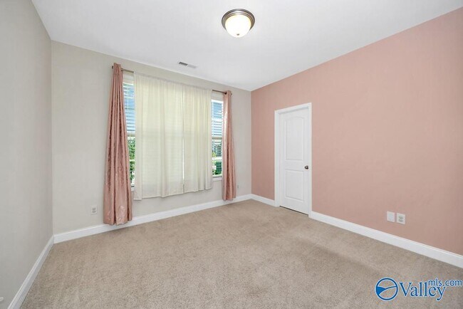 Building Photo - 141 Slade Thomas Dr