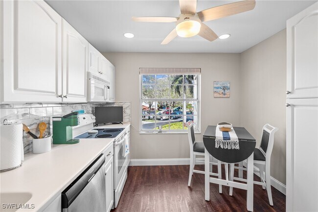 Building Photo - 541 Windsor Sq