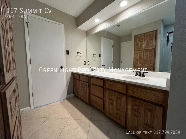 Building Photo - 117 Summit Cove