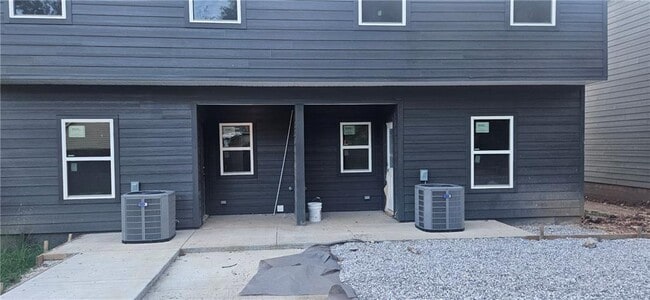 Building Photo - 832 Dockery Ln