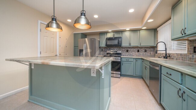 Building Photo - Charming Rancher in Highland Park